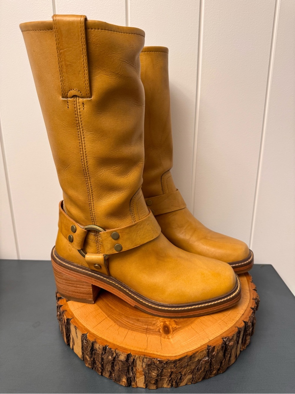 BNWOT - Women's FRYE Mid-Calf, Kate Harness Boots in Banana Earthquake, 41450
